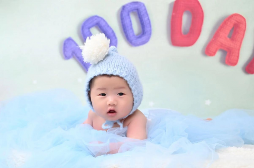 铜川四个月宝宝会翻身 铜川四个月宝宝会翻身